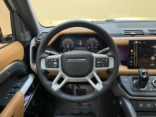 Land Rover Defender — Фото автомобиля 11