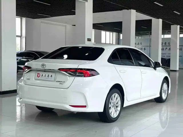 Toyota Corolla — Фото автомобиля 6
