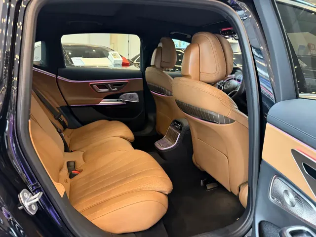 Mercedes-Benz E-Class — Фото автомобиля 9