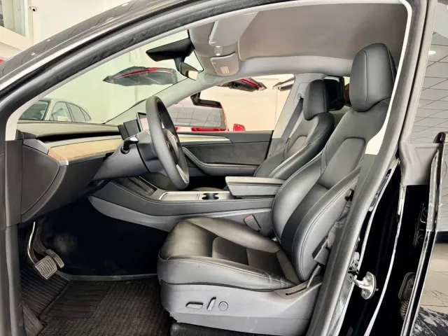 Tesla Model Y — Фото автомобиля 5