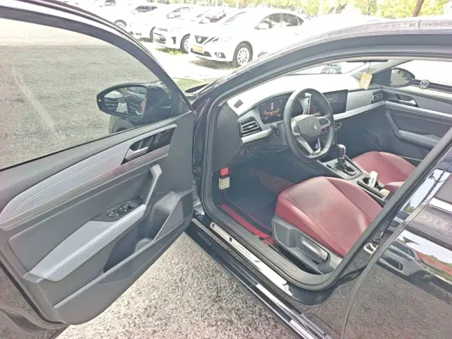 Volkswagen Lavida — Фото автомобиля 15
