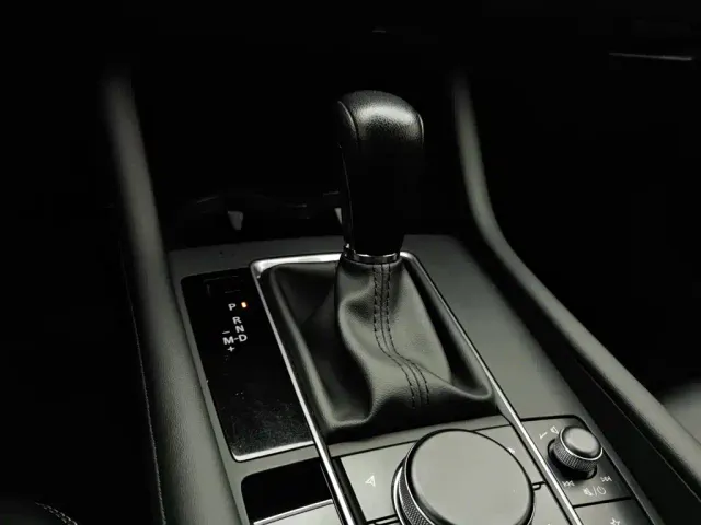 Mazda Axela — Фото автомобиля 13
