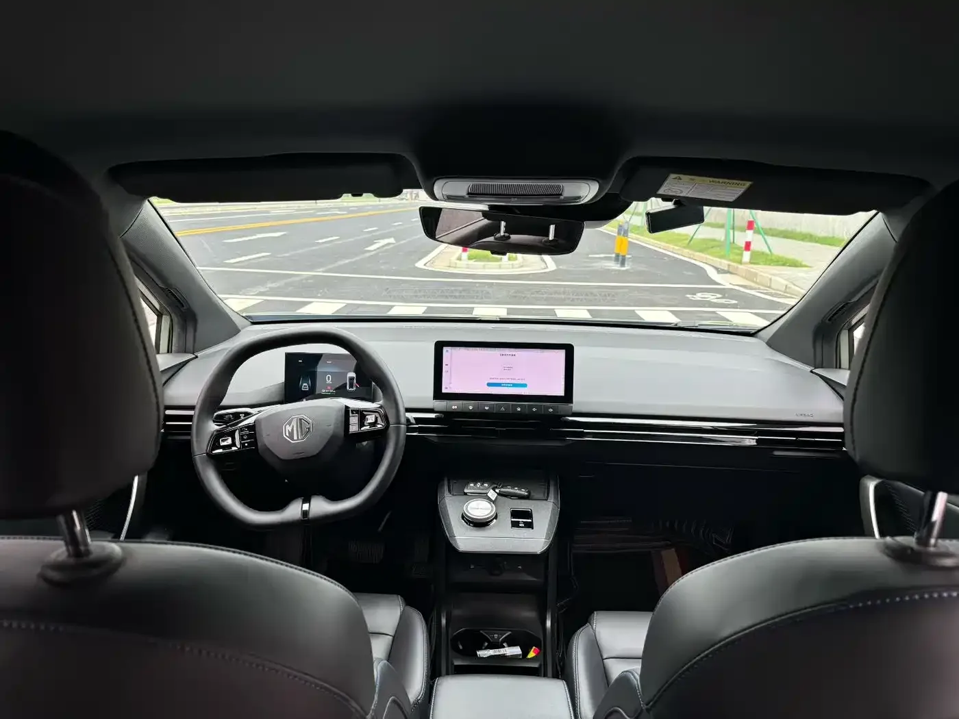 MG MG4 EV 2022 520km Flagship — Фото автомобиля 5