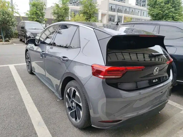 Volkswagen ID.3 — Фото автомобиля 4