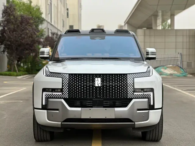 BYD U8 — Фото автомобиля 3