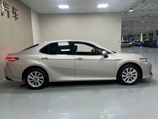 Toyota Camry — Фото автомобиля 7