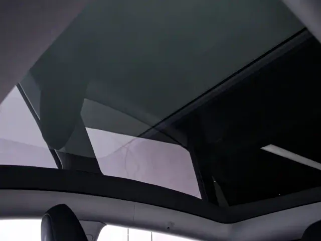Tesla Model Y — Фото автомобиля 10