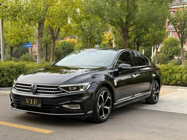 Фотография автомобиля — Volkswagen Magotan