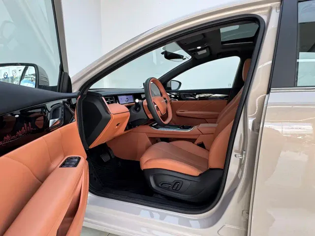Roewe i6 — Фото автомобиля 4
