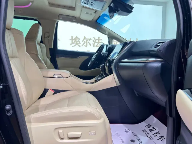 Toyota Vellfire — Фото автомобиля 8