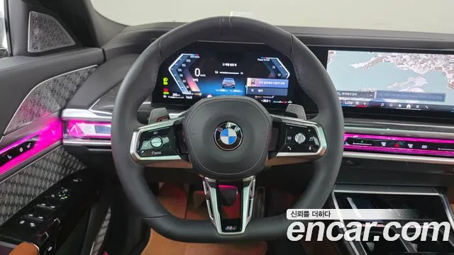 BMW 7-Series 7 серия (G70) 740i xDrive M Sport — Фото автомобиля 13