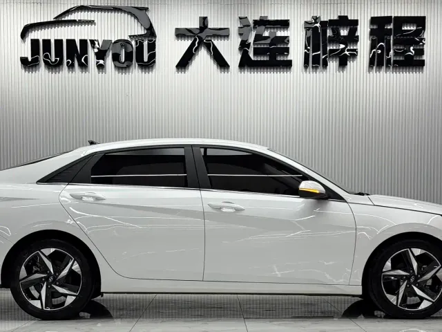 Hyundai Elantra — Фото автомобиля 8