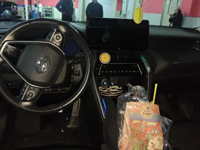 Toyota Harrier — Фото автомобиля 12