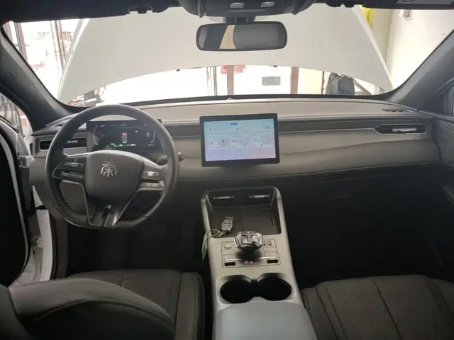 BYD Qin PLUS — Фото автомобиля 9
