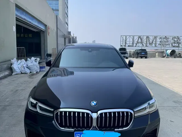BMW 5 Series — Фото автомобиля 2