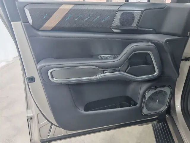 BYD FangChengBao Leopard 8 — Фото автомобиля 14