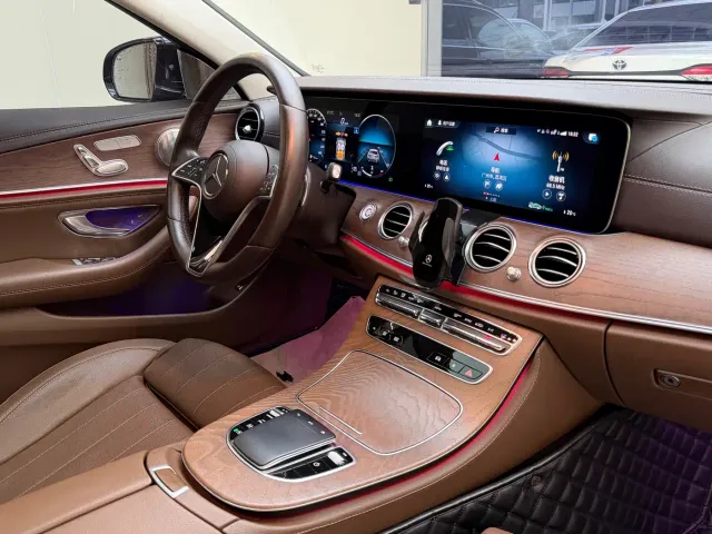 Mercedes-Benz E-Class — Фото автомобиля 15