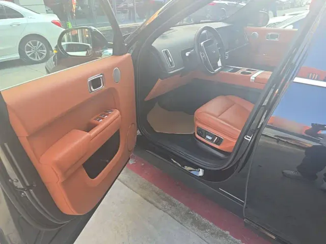 Li Auto L7 — Фото автомобиля 15