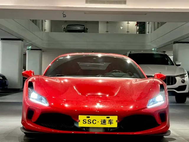 Ferrari F8 — Фото автомобиля 2
