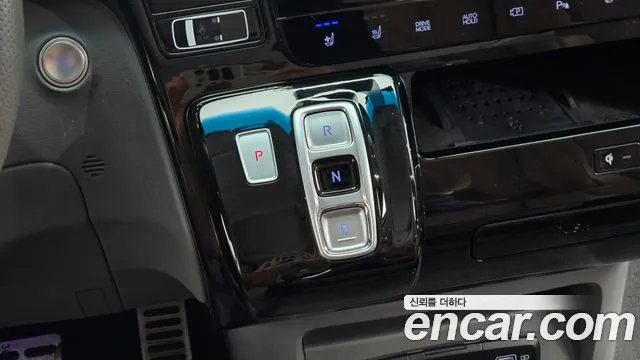 Hyundai Staria Staria — Фото автомобиля 2