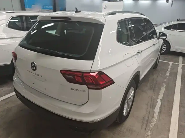 Volkswagen Tiguan L — Фото автомобиля 6