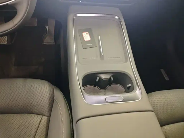 Xpeng P7+ — Фото автомобиля 13
