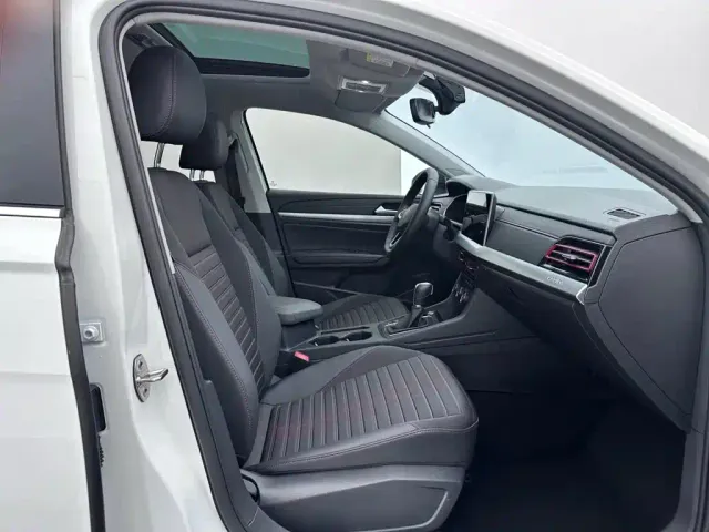 Volkswagen Lavida — Фото автомобиля 12