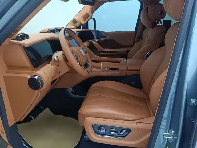 BYD U8 — Фото автомобиля 14