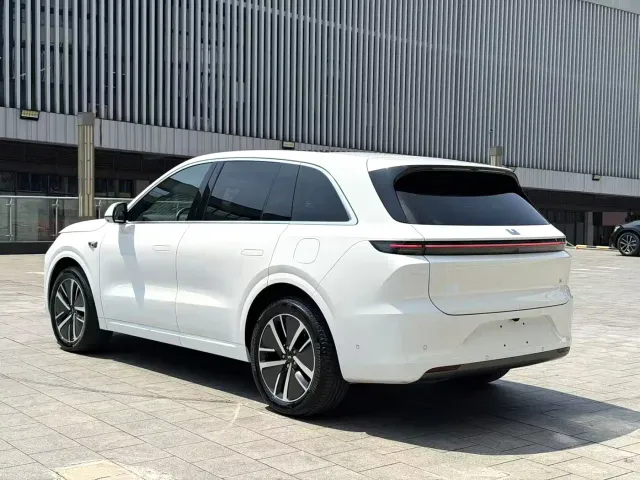 Li Auto L6 — Фото автомобиля 9