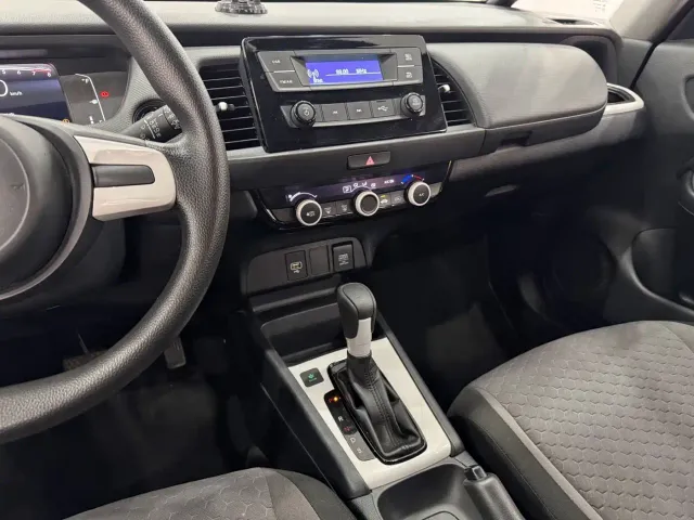 Honda Fit — Фото автомобиля 10