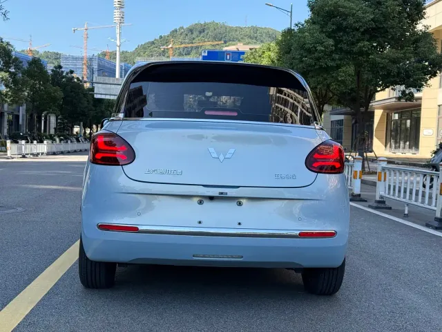 Wuling Bingo — Фото автомобиля 12