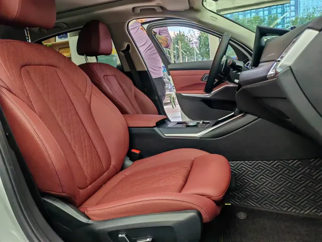 BMW 3 Series — Фото автомобиля 23