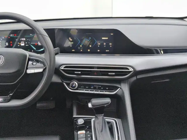 Changan Eado — Фото автомобиля 13