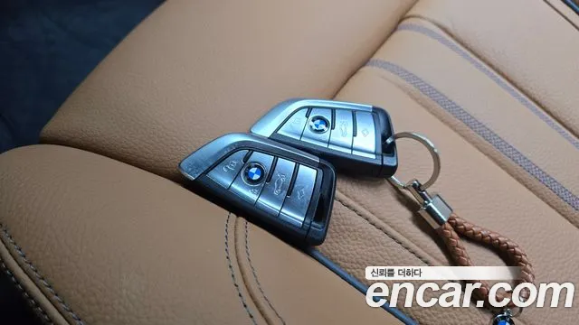 BMW 5-Series — Фото автомобиля 16