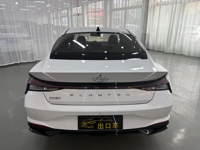 Hyundai Elantra — Фото автомобиля 5