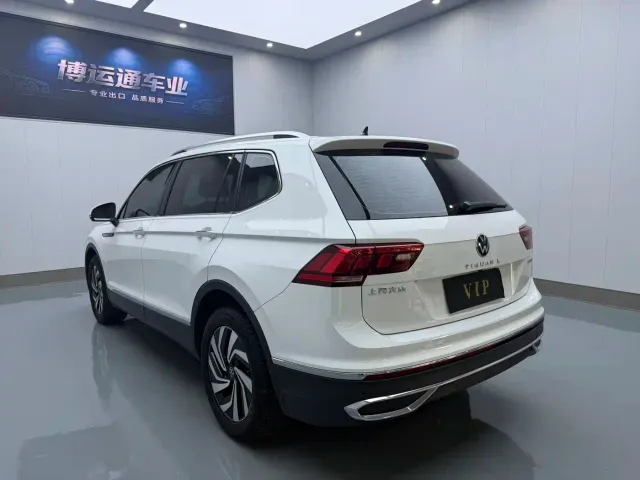 Volkswagen Tiguan L — Фото автомобиля 4
