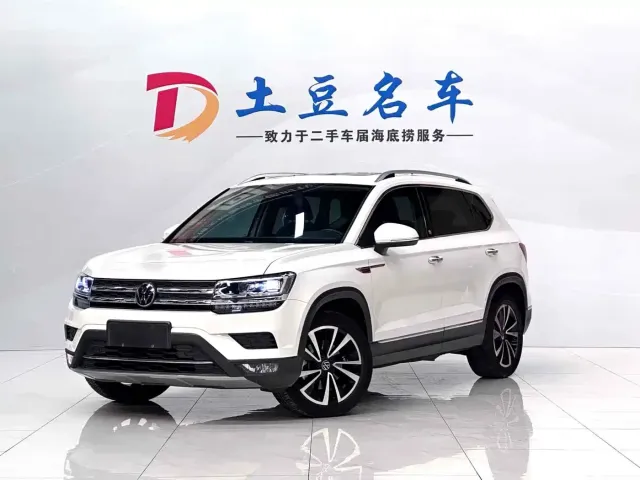 Фотография автомобиля — Volkswagen Tharu