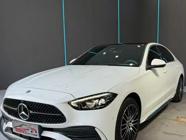 Фотография автомобиля — Mercedes-Benz C-Class