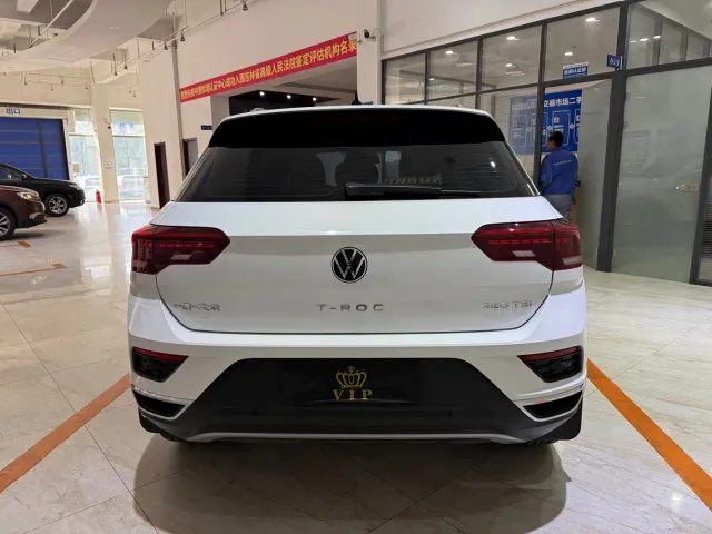Volkswagen T-Roc — Фото автомобиля 5
