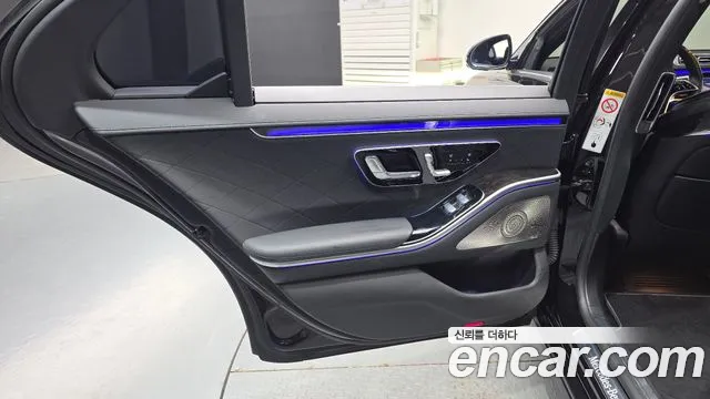 Mercedes-Benz S-Class — Фото автомобиля 24