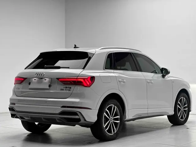 Audi Q3 — Фото автомобиля 9