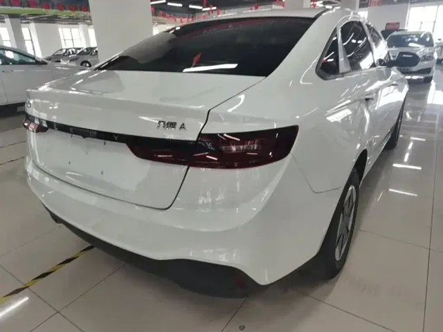 Geely Geometry A — Фото автомобиля 6