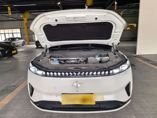 Dongfeng Yipai eπ008 2024 210Max Range Extender 6-Seater — Фото автомобиля 19