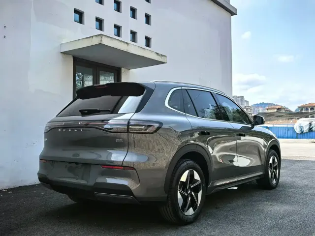 Geely Galaxy E5 — Фото автомобиля 13