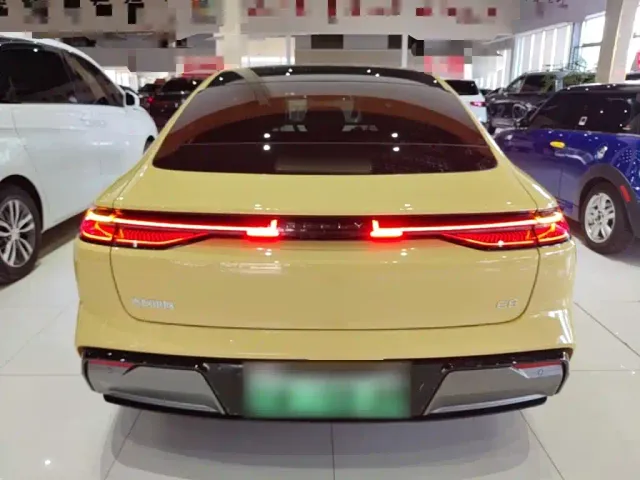 Geely Galaxy E8 — Фото автомобиля 5