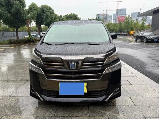 Toyota Vellfire — Фото автомобиля 2