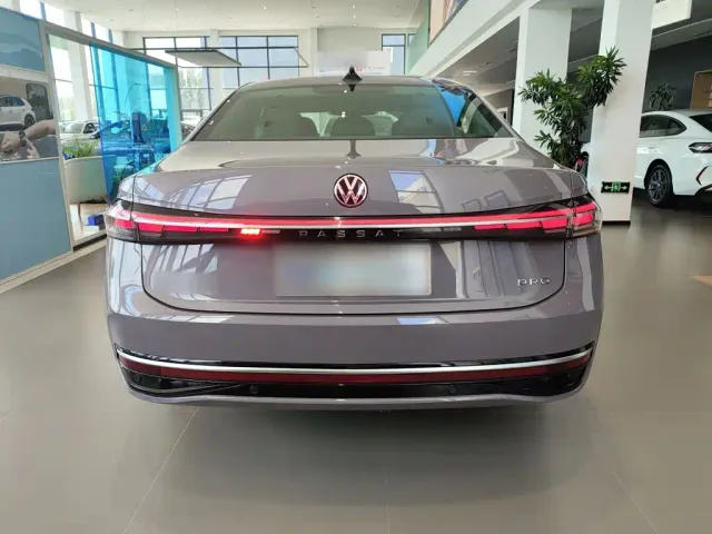 Volkswagen Passat — Фото автомобиля 5