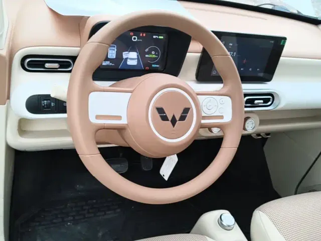 Wuling Hongguang Mini EV — Фото автомобиля 10