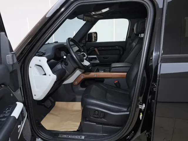 Land Rover Defender — Фото автомобиля 16