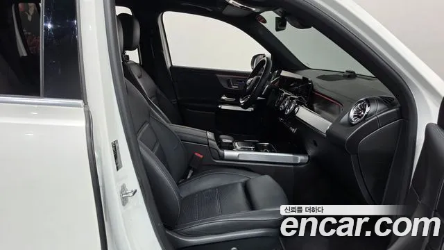 Mercedes-Benz EQB — Фото автомобиля 11
